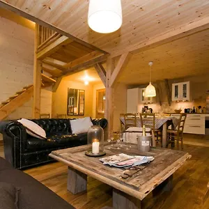 https://chalet-le-villarais.hotels-rhonealpes.com
